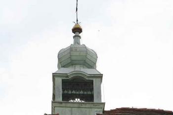 Detail věžice nad hlavním průčelím (© Ivan Grisa, 07/2008)