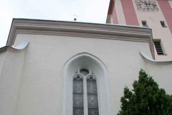 Východní okno presbytáře (© Ivan Grisa, 07/2008)