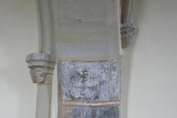 klenební žebra u triumfálního oblouku, konzoly ve tvaru masek (© Jaroslav Valečka, 03/2011)