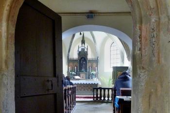 kostel sv. Mikuláše (© František Kinař, 04/2015)