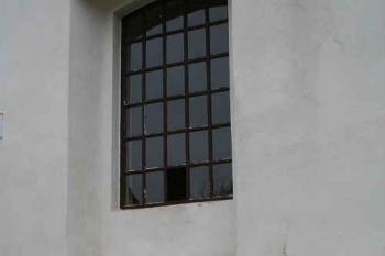 Původní portál, dnes zvenčí pod terénem (© Ivan Grisa, 07/2008)
