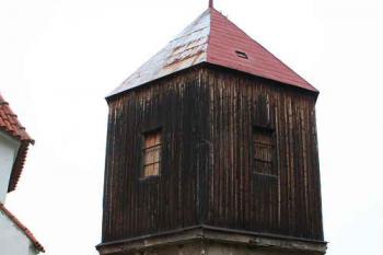 Zvonice od jihovýchodu (© Ivan Grisa, 07/2008)