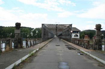 Pohled z pravého břehu na most (© Ivan Grisa, 07/2008)