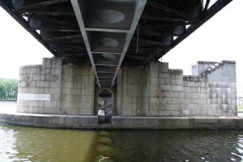 Přemostění vorové propusti zespodu. (© Ivan Grisa, 07/2008)