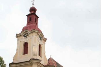 Kostel od jihozápadu (© Ivan Grisa, 07/2008)