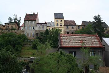 Dvorní trakty domů ve střední části jižní strany náměstí (© Ivan Grisa, 07/2008)