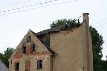 Jeden z několika zanedbaných industriálních objektů z 19. století na Lipském předměstí (© Ivan Grisa, 07/2008)