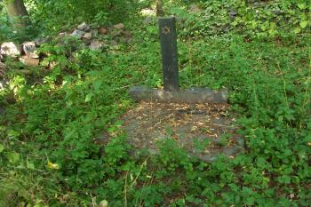 moderní pomník obětem holocaustu ( © Milan Caha 07/2008)