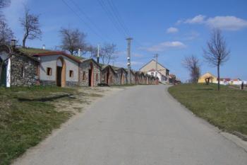 Sklepní ulička Vrbice (© Michal Kiesel, 07/2008)