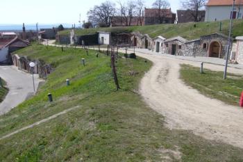 Sklepní ulička Vrbice (© Michal Kiesel, 07/2008)