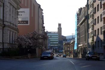 Pohled Libereckou ulicí k centru města s radniční věží (© Jiří Cukr, 05/2008)