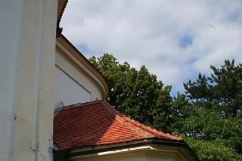 Jižní přístavek u presbytáře (© Ivan Grisa, 07/2008)