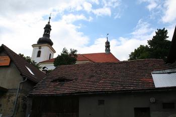 Kostel od jihu (© Ivan Grisa, 07/2008)
