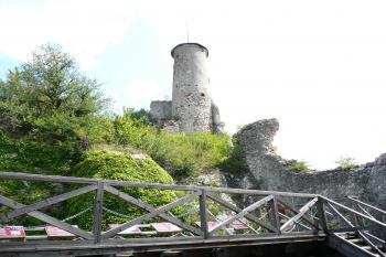 Zřícenina hradu Falkenstein (© aleshwarrior, 07/2014)