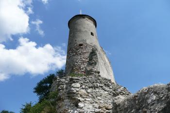 Zřícenina hradu Falkenstein (© aleshwarrior, 07/2014)