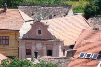 pohled na bývalou kapli Panny Marie Pomocné ze zámecké věže ( © Jan P. Štěpánek 07/2008)
