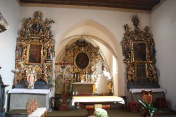 Pohled k presbytáři ( © Ivan Grisa 09/2009)