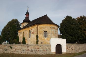 Kostel od jihovýchodu ( © Ivan Grisa 09/2011)