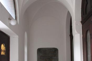 Průhled předsíní ( © Ivan Grisa 07/2010)