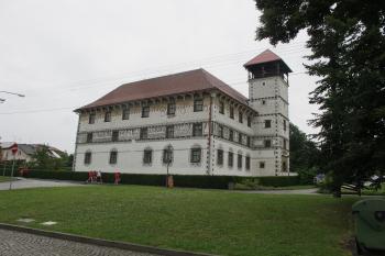 pohled od jz. (© D Dohňanský, 06/2017)