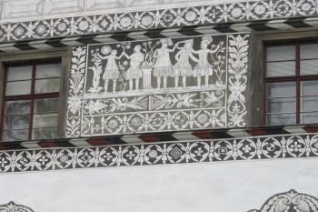 detail jednoho z mnoha sgrafit (© D Dohňanský, 06/2017)