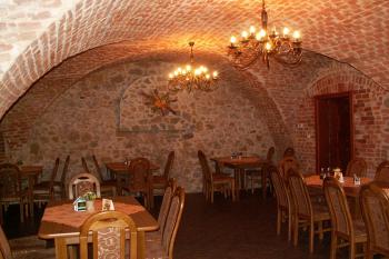 renesanční sklepení sloužící dnes jako zámecká vinárna (© Miroslav BITTER 07/2005)