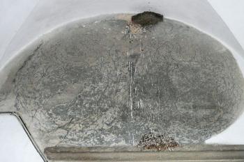 odkrytá fresková výzdoba arkádového nádvoří ( © Jan P. Štěpánek 05/2009)