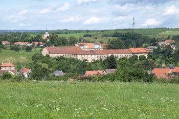 Křižovnický dvůr od jihu ( © Milan Caha 07/2009)