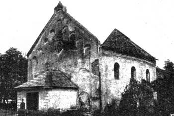 kostel po požáru r. 1904 (© Antonín Podlaha: Posvátná místa království Českého; Díl 1. Vikariáty: Českobrodský, Černokostelecký, Mnichovický a Prosecký, Dědictví sv. Jana Nepomuckého, Praha 1907)