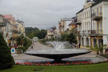 hlavní ulice (© Alena Volná, 8/2005)