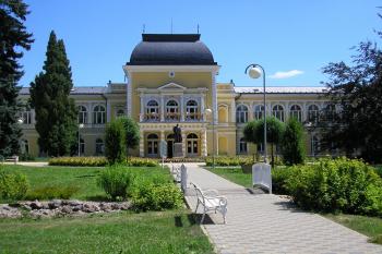 Výstavná budova Lázní II ( © B+B 16.7.2006)