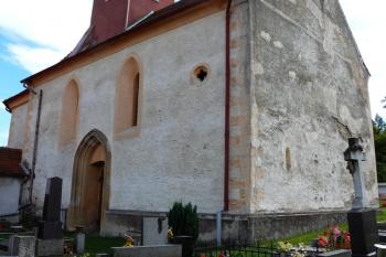 Severní a západní stěna lodi. ( © Jan Sommer 08/2008)