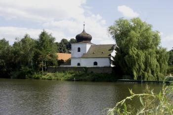 kostel nad Žíšovským rybníkem ( © Milan Caha 08/2008)