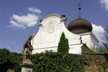 socha sv. Mikuláše z poloviny 18. století ( © Milan Caha 08/2008)