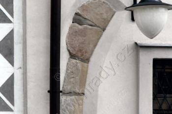 zazděný portál v západní fasádě ( © Pavel Zany Komárek 6/5/2005)