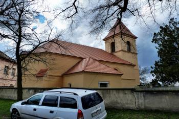 kostel sv. Prokopa (© František Kinař, 04/2015)