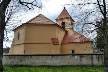kostel sv. Prokopa (© František Kinař, 04/2015)
