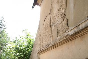 Opěrák jihovýchodního rohu presbytáře (© Ivan Grisa, 08/2008)