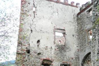 severní část gotického paláce jádra hradu ( © Jan P. Štěpánek 05/2008)
