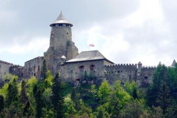 hrad Stará Ľubovňa od severozápadu ( © Jan P. Štěpánek 05/2008)