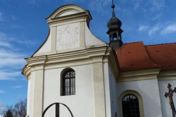 kostel sv. Václava se zvonicí ( © František Kinař 05/2017)