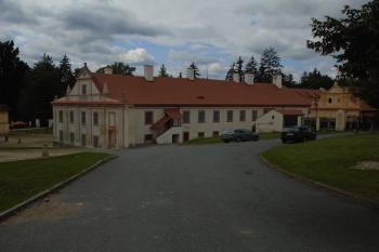 opravený dolní hospodářský klášterní dvůr (© Jaroslav Špiroch  08/2021)
