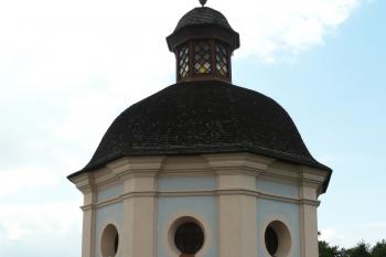 jedna z římovských kapliček (© Alena Volná, 8/2008)