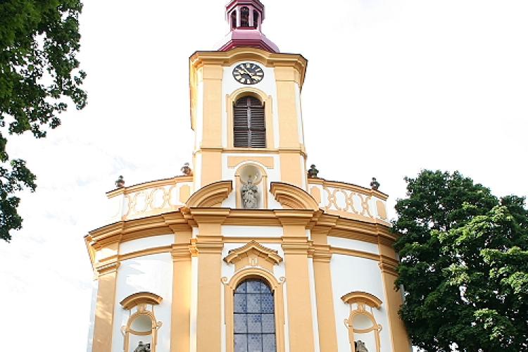 klášter servitů s kostelem Panny Marie Sedmibolestné