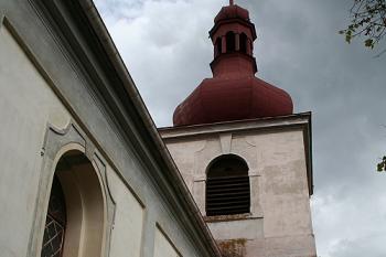 Jižní bok lodi a věž (© Ivan Grisa, 08/2008)