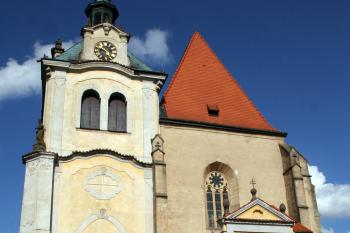 Hlavní průčelí kostela ( © Iva Spurná 26.4.2010)