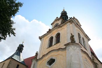 Horní části obou věží (© Ivan Grisa, 08/2008)