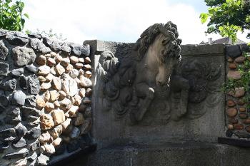 Hlava koně ze zámecké kašny (© Ivan Grisa, 08/2008)