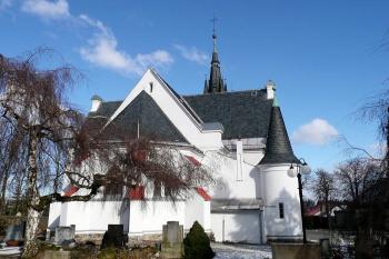 pohled od jihu na presbyteriální stranu kostela ( © Jan P. Štěpánek 02/2008)