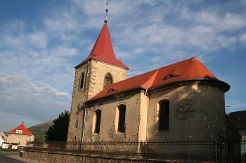 Kostel od jihovýchodu (© Ivan Grisa, 08/2008)